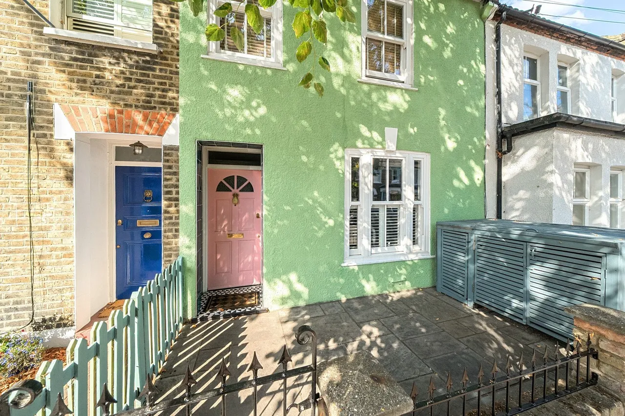 3 bed property for sale — Hassendean Road, SE3