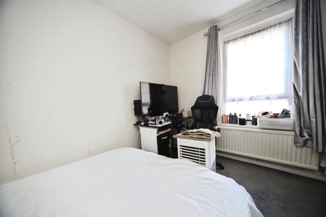 Morris Close, Luton, LU3, photo 11