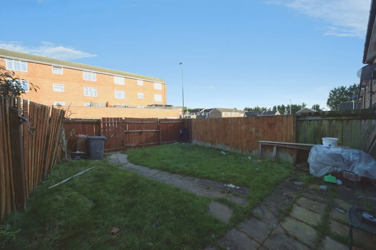 Morris Close, Luton, LU3, photo 13