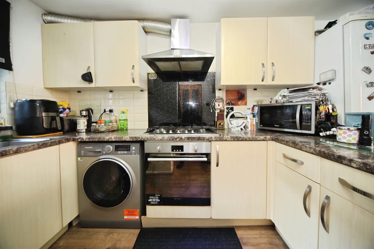 Morris Close, Luton, LU3, photo 2