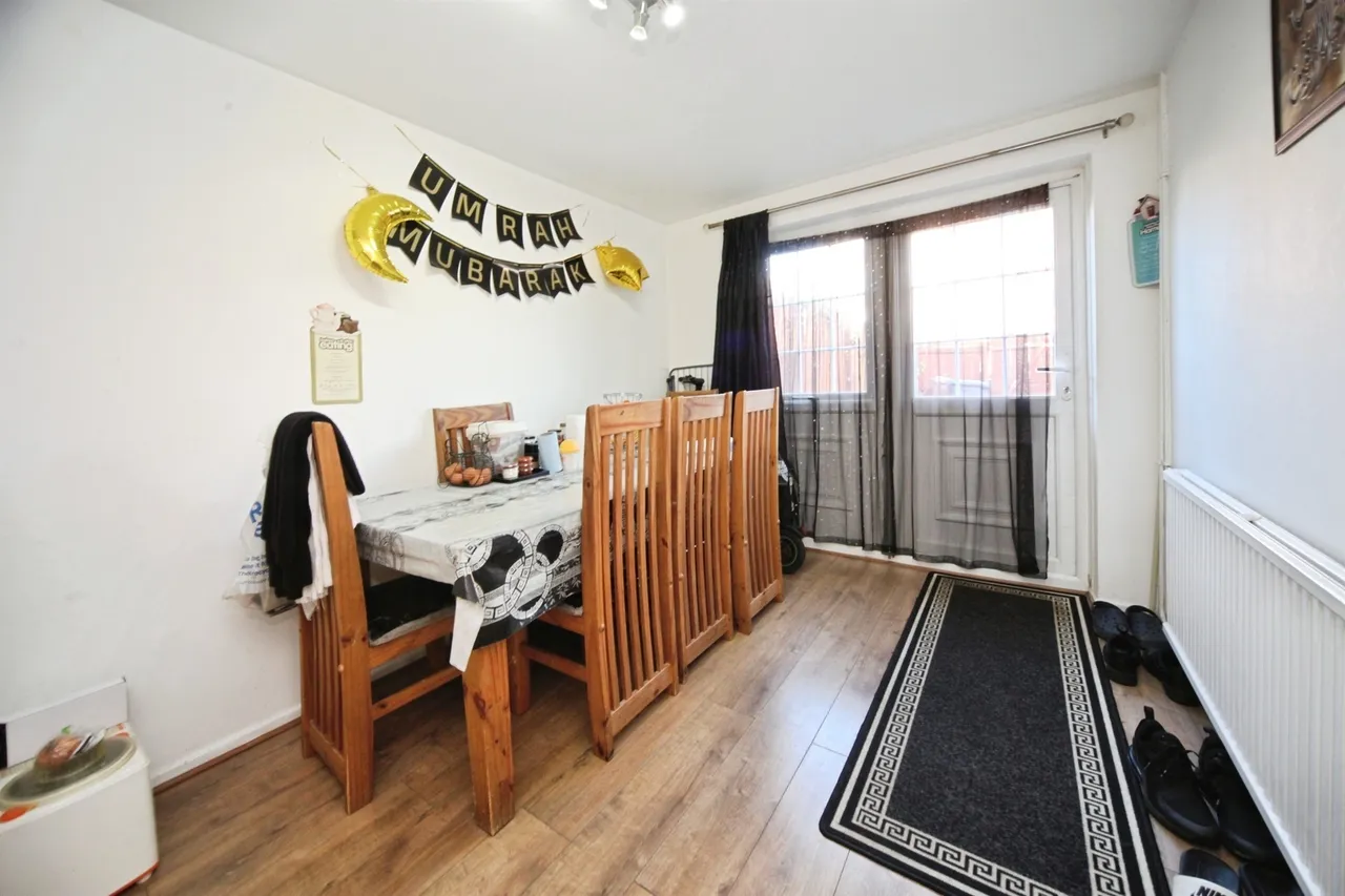 Morris Close, Luton, LU3, photo 6