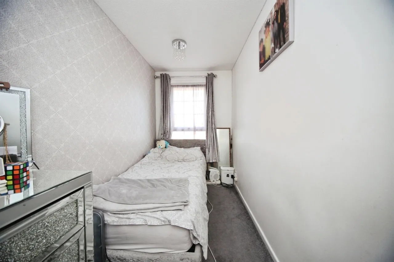 Morris Close, Luton, LU3, photo 9