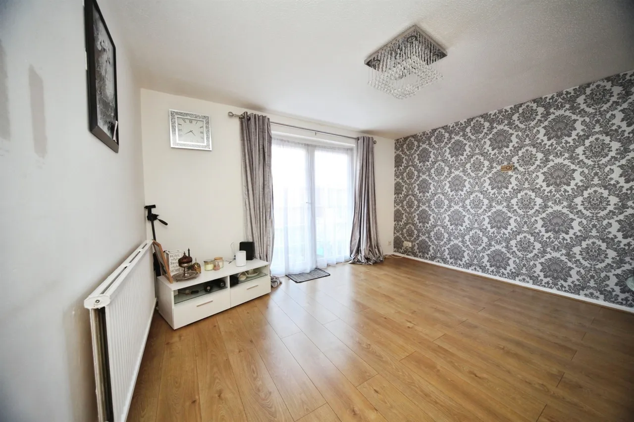 Morris Close, Luton, LU3, photo 5