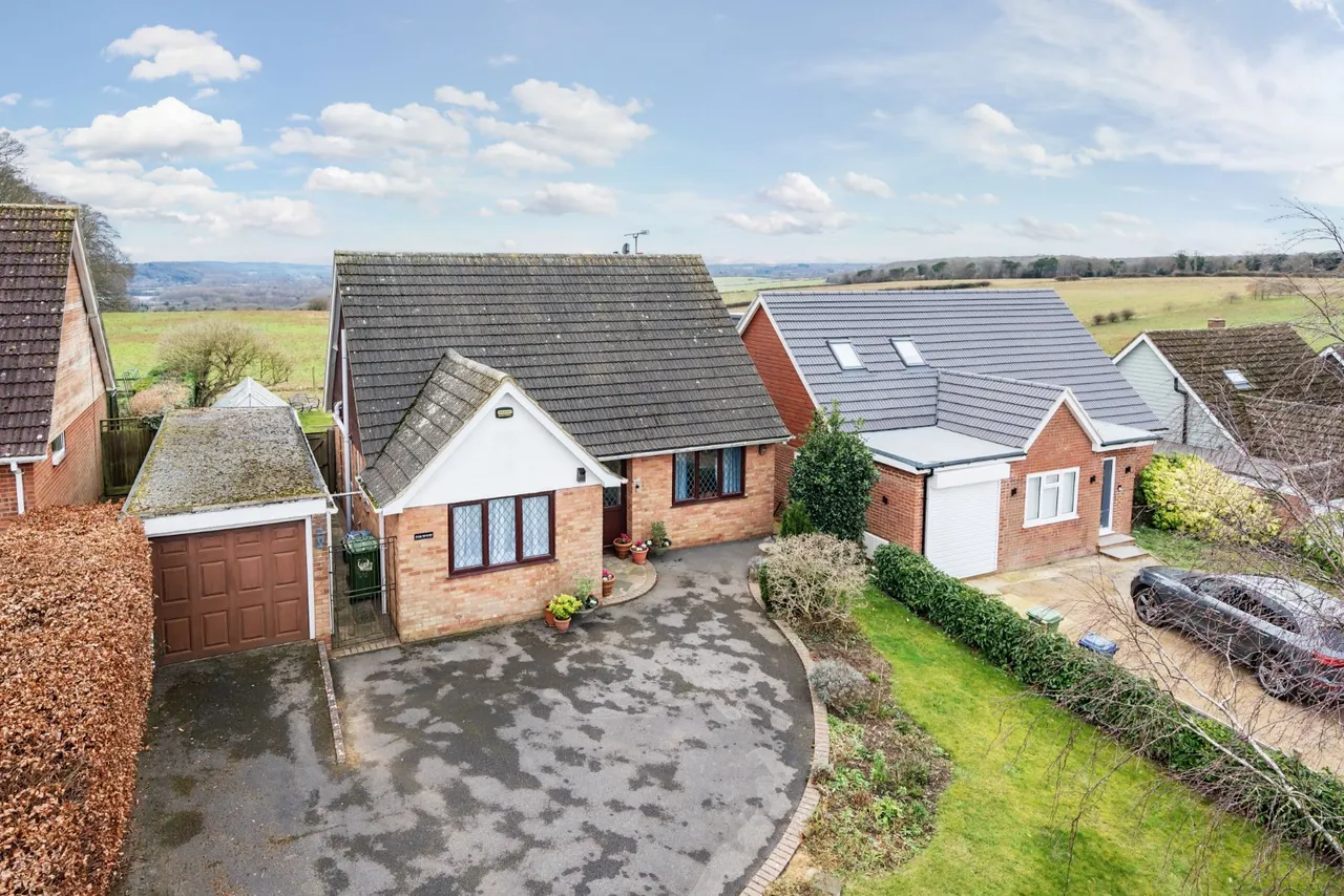 4 bed highlea avenue, flackwell heath, high wycombe,hp10 for sale, Highlea Avenue, Flackwell Heath, HP10