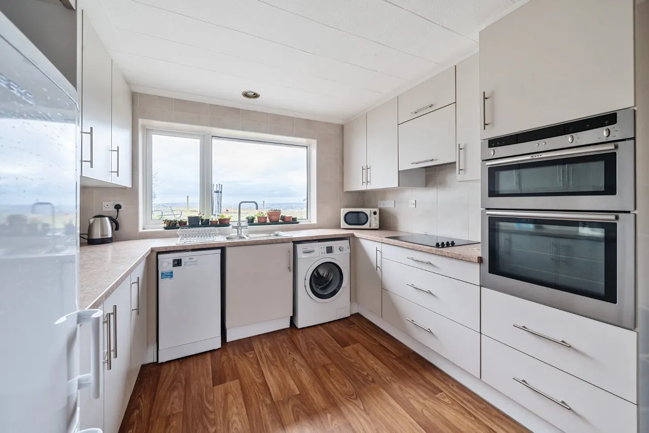 Highlea Avenue, Flackwell Heath, HP10, photo 3