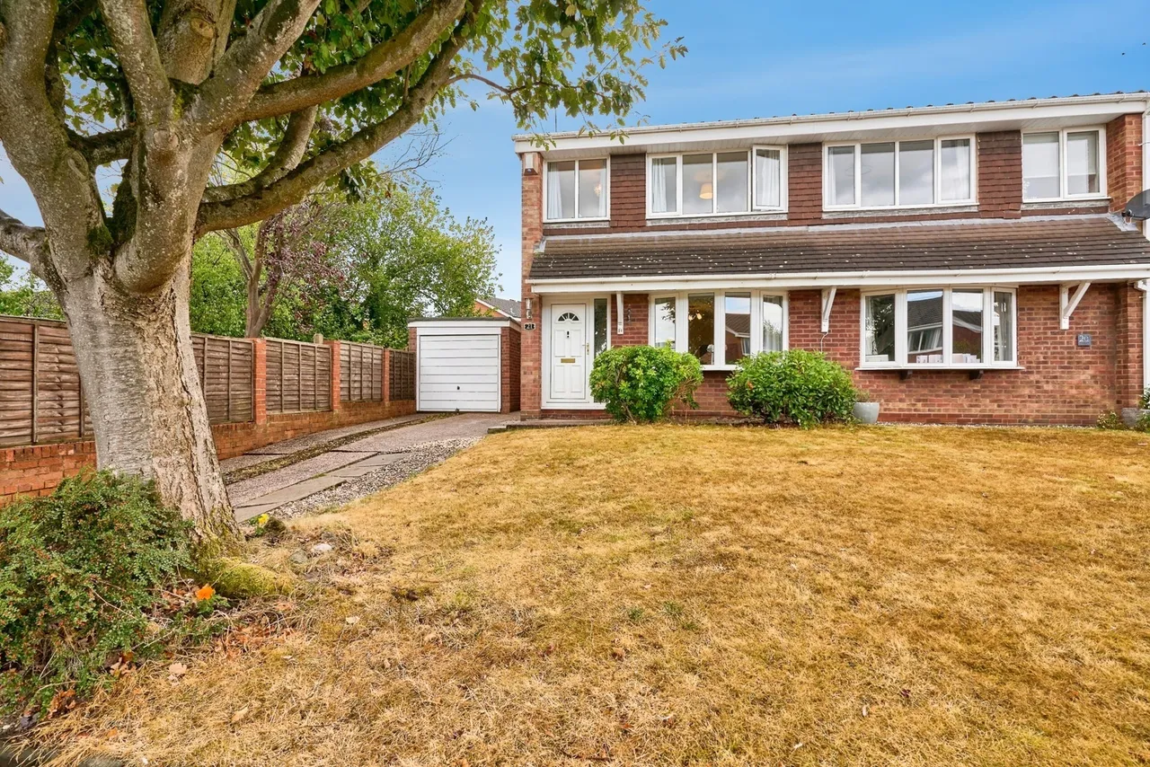 3 bed house for sale — Millersdale Drive, WEST BROMWICH, West Midlands, B71