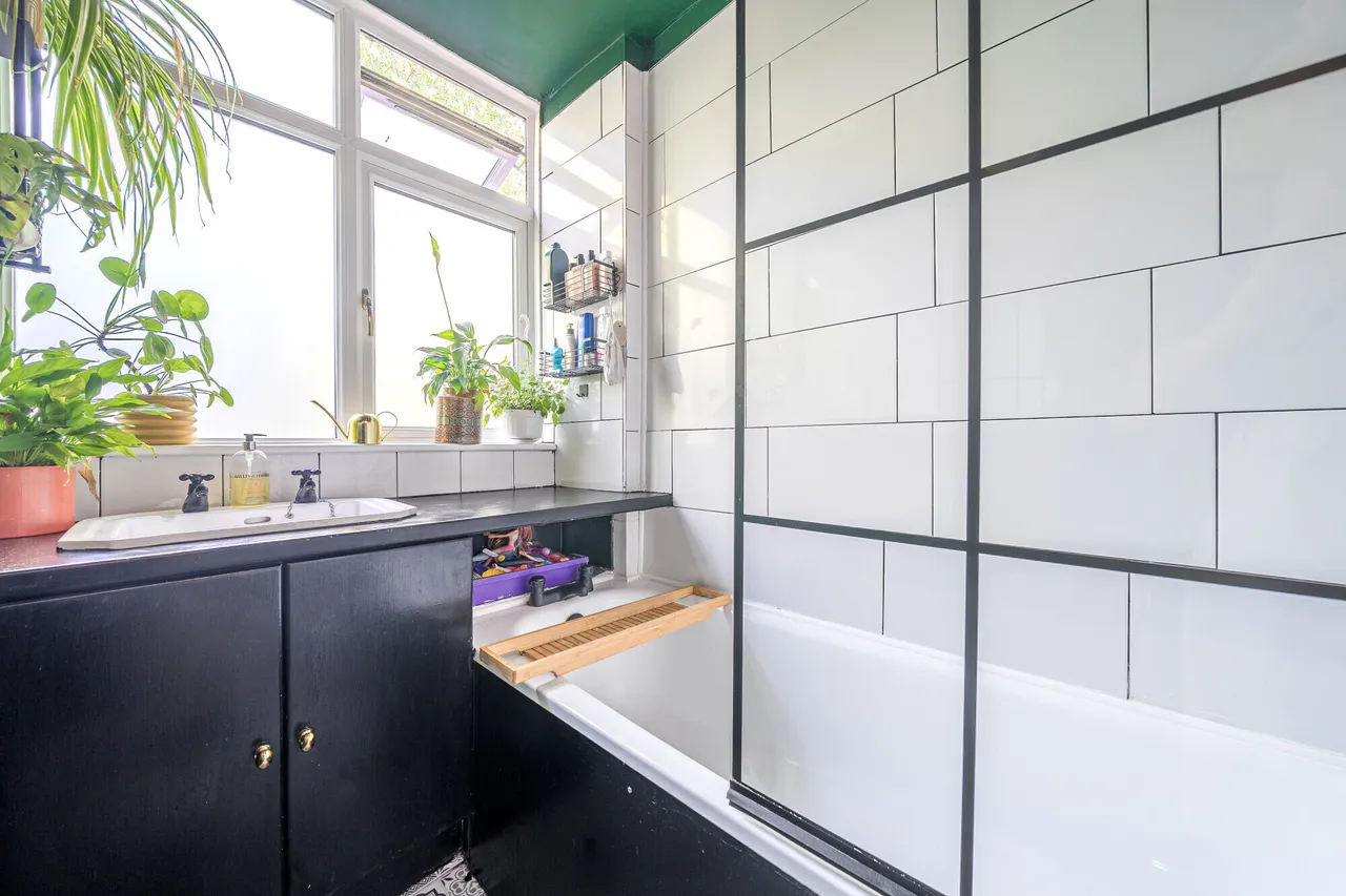 Kingston Road, Epsom, KT17, photo 8