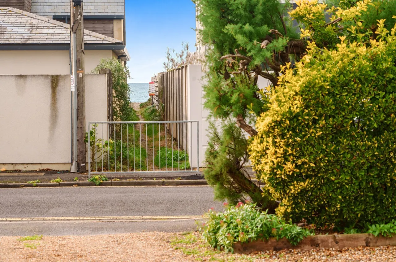 West Bracklesham Drive, Bracklesham Bay, PO20, photo 8