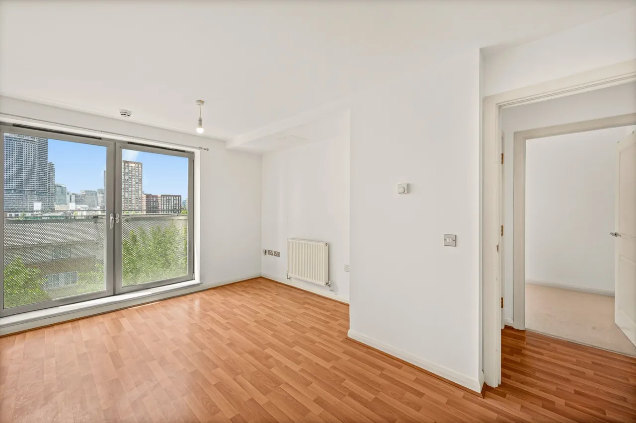 1 bed flat for sale, Newport Avenue, London, E14
