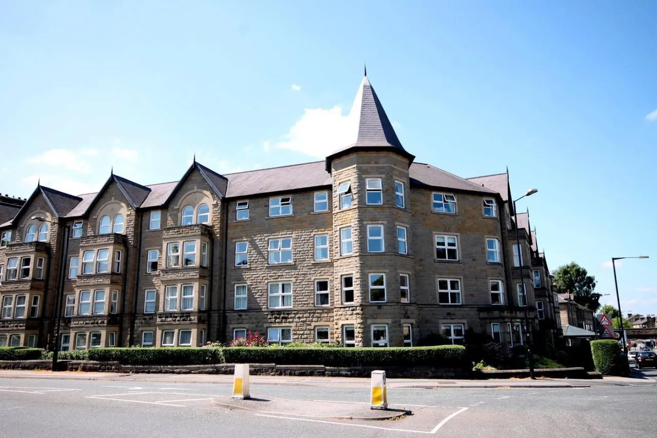 1 bed flat for sale — Haywra Court, Haywra Street, Harrogate, HG1 5SP