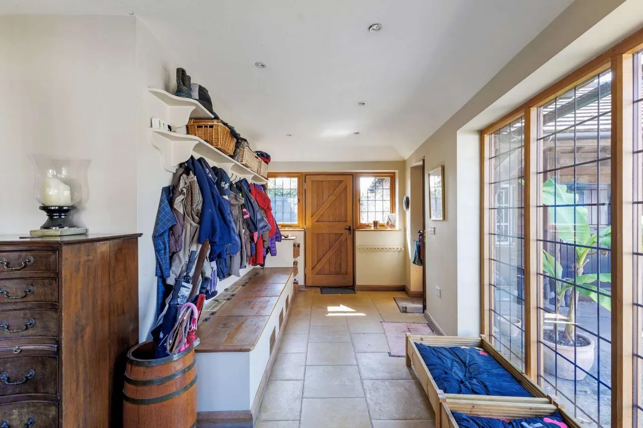 Broadford Bridge Road, West Chiltington, Pulborough, West Sussex, RH20 2LE, photo 12