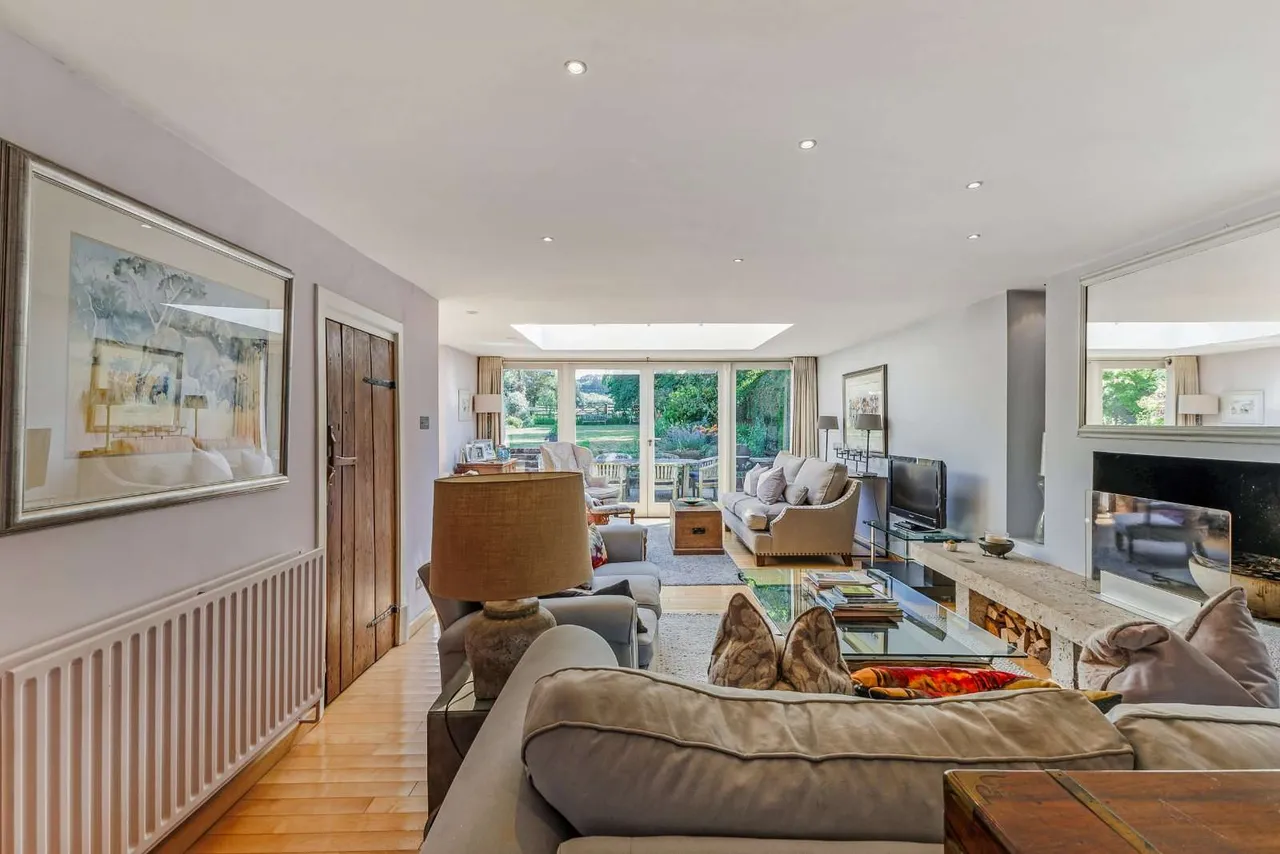 Broadford Bridge Road, West Chiltington, Pulborough, West Sussex, RH20 2LE, photo 8