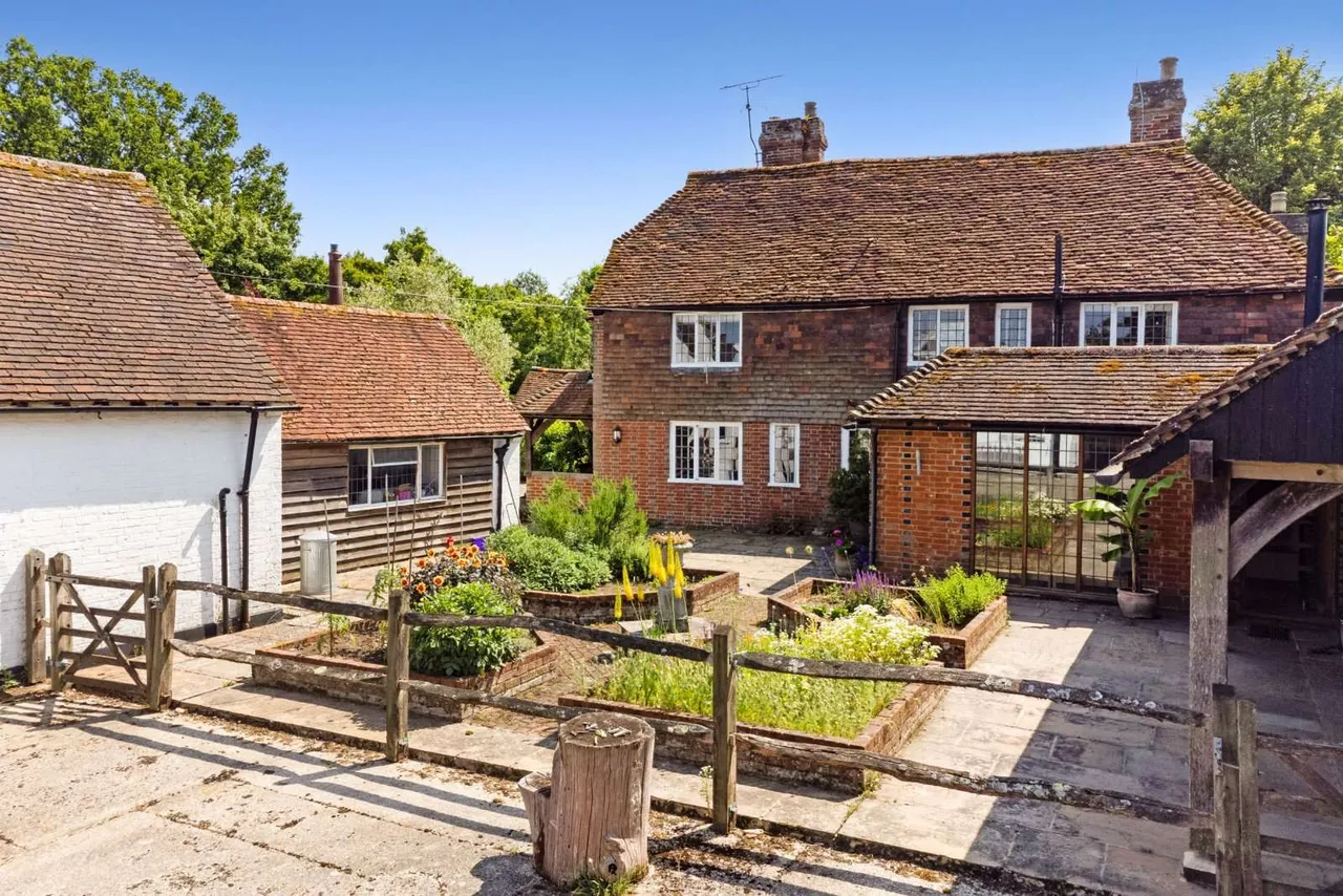 Broadford Bridge Road, West Chiltington, Pulborough, West Sussex, RH20 2LE, photo 5