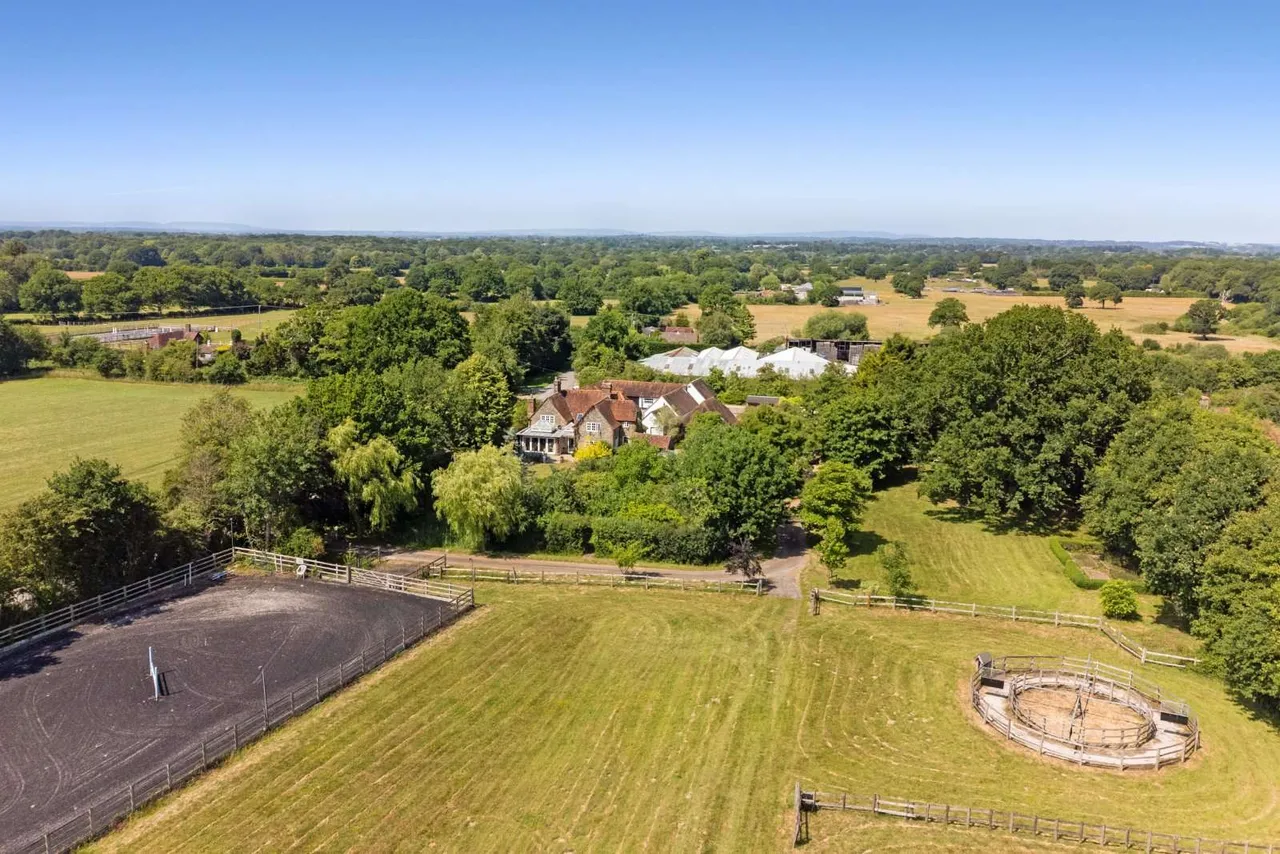 Broadford Bridge Road, West Chiltington, Pulborough, West Sussex, RH20 2LE, photo 4