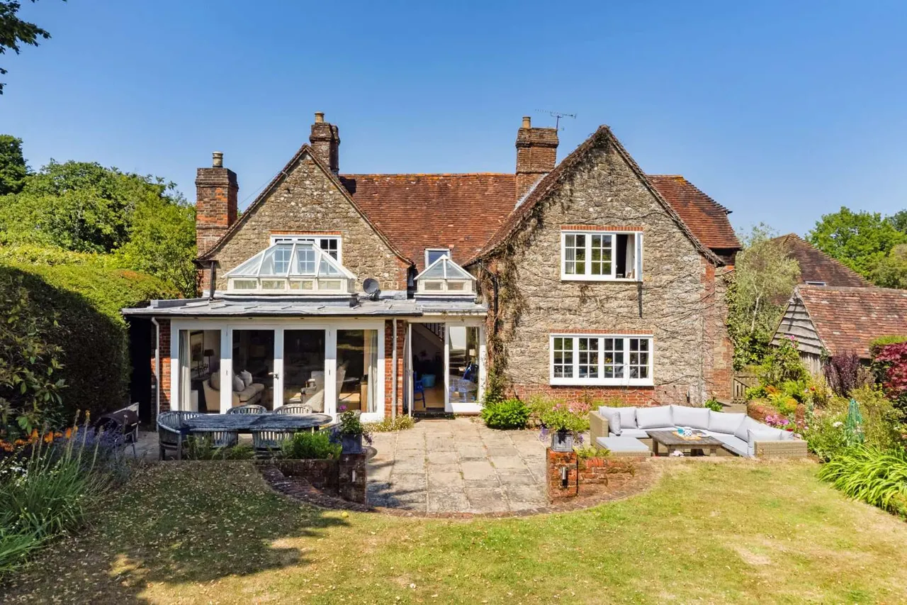 Broadford Bridge Road, West Chiltington, Pulborough, West Sussex, RH20 2LE, photo 2