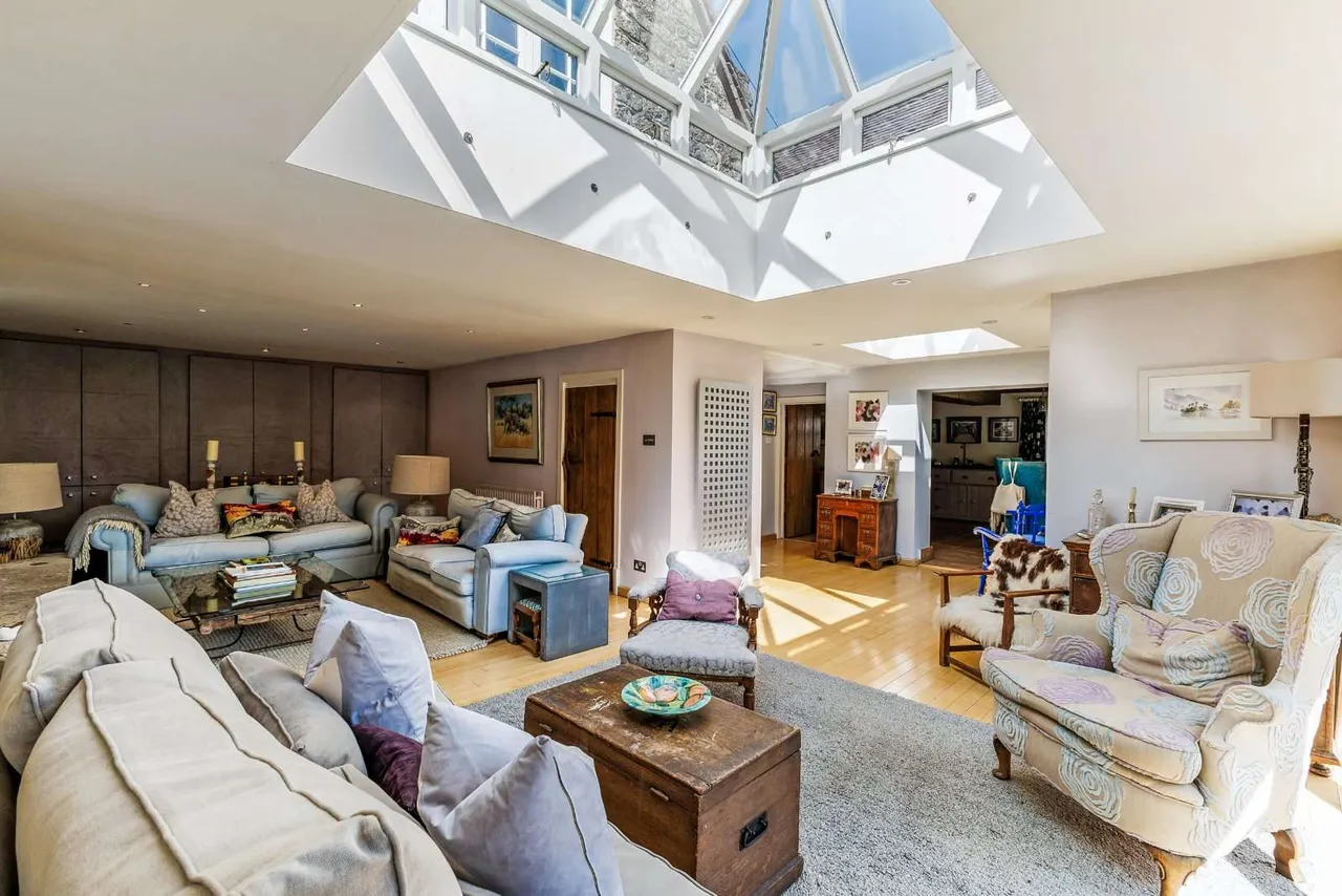 Broadford Bridge Road, West Chiltington, Pulborough, West Sussex, RH20 2LE, photo 9