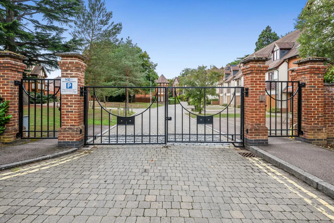 Ashbourne Gardens, Hertford, SG13, photo 2