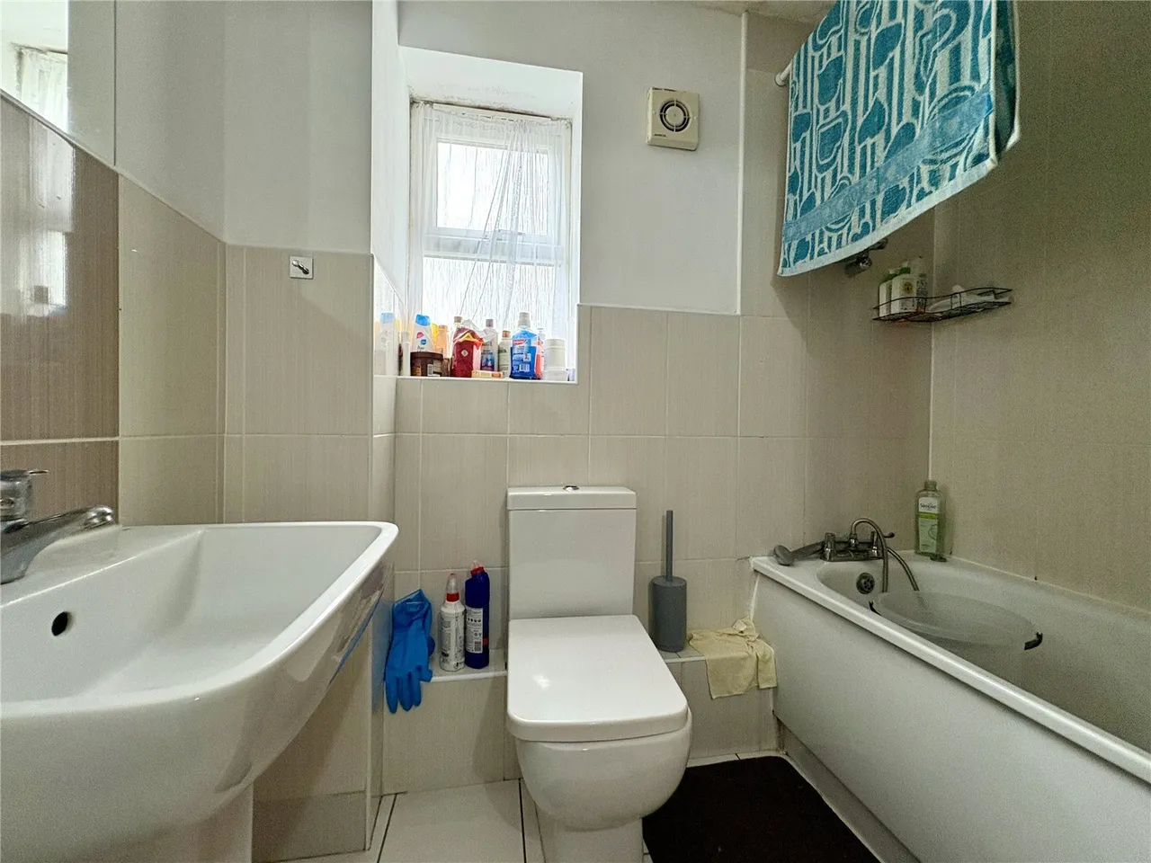 Dudley Close, Chafford Hundred, Grays, Essex, RM16, photo 7