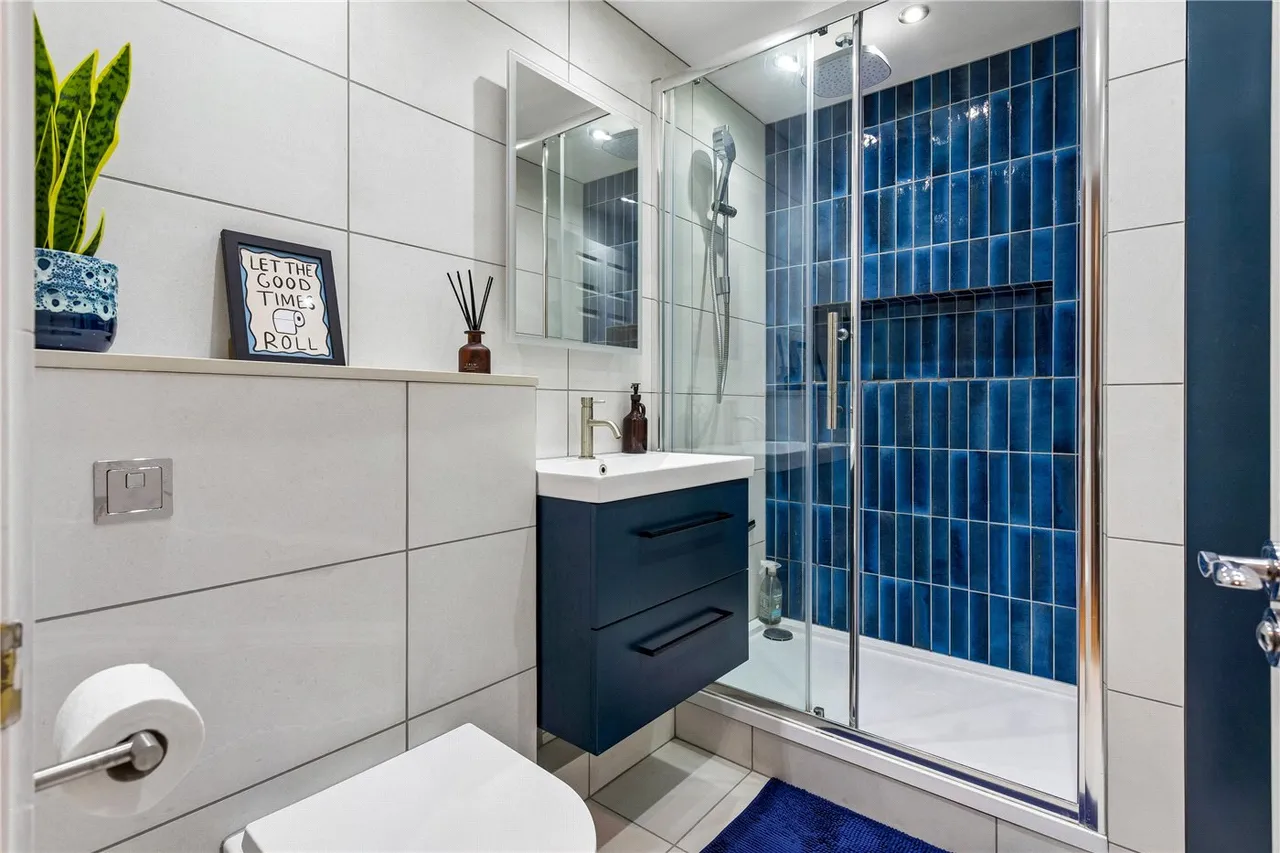 Sellincourt Road, London, SW17, photo 10