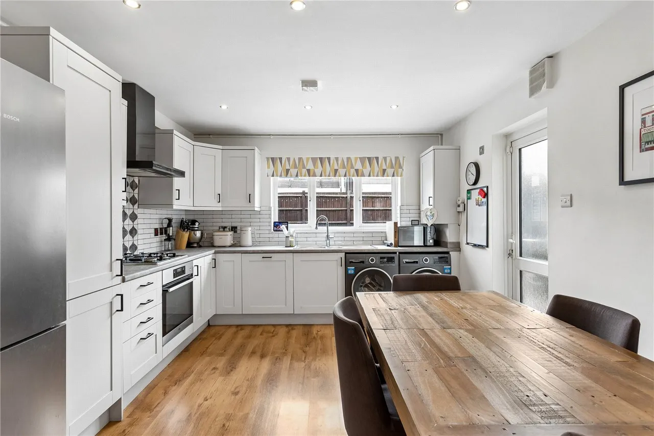 Sellincourt Road, London, SW17, photo 12