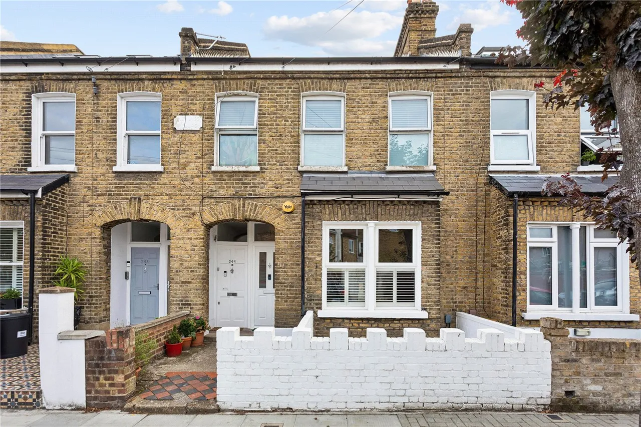 Sellincourt Road, London, SW17, photo 11