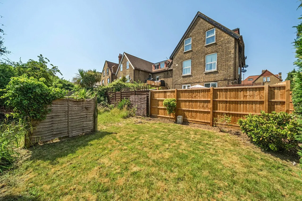 Southwood Road, SE9, photo 12
