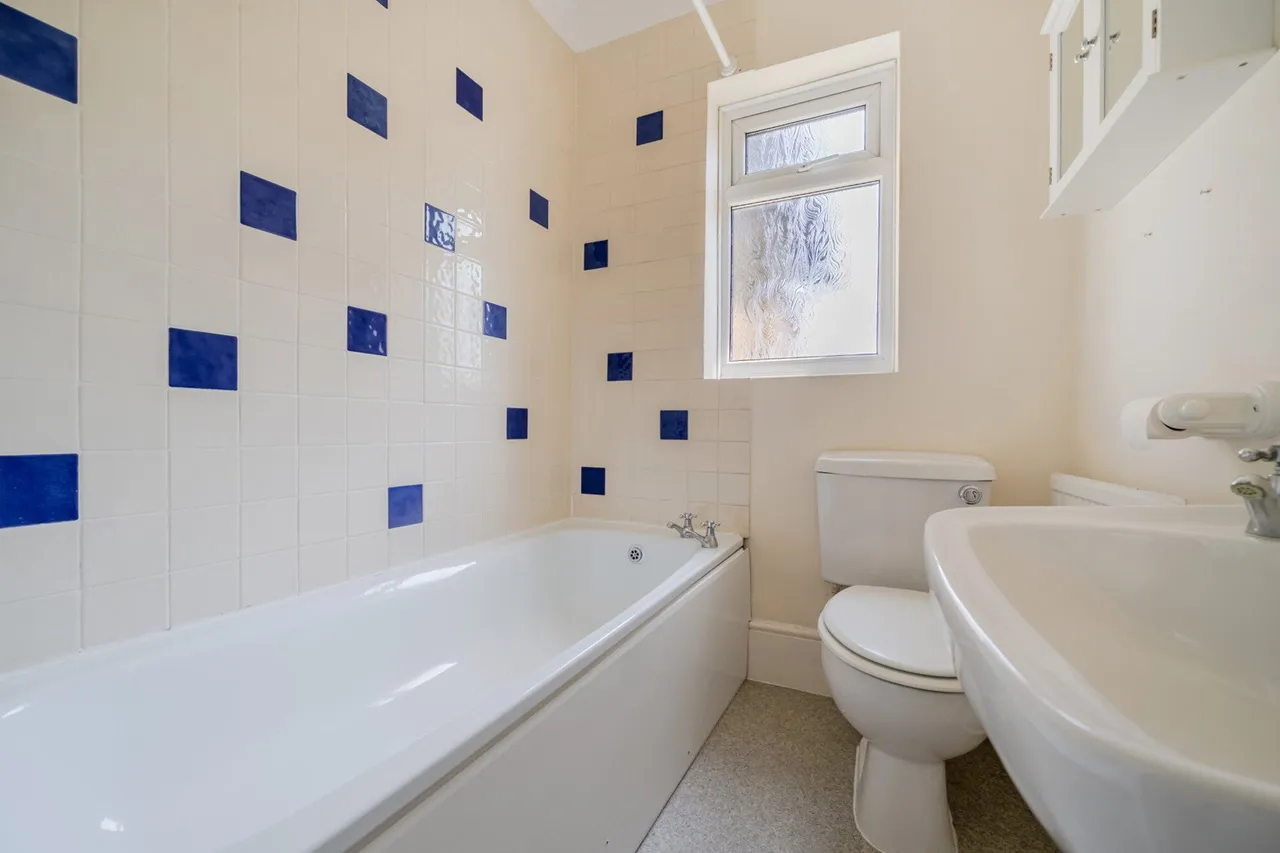 Southwood Road, SE9, photo 5