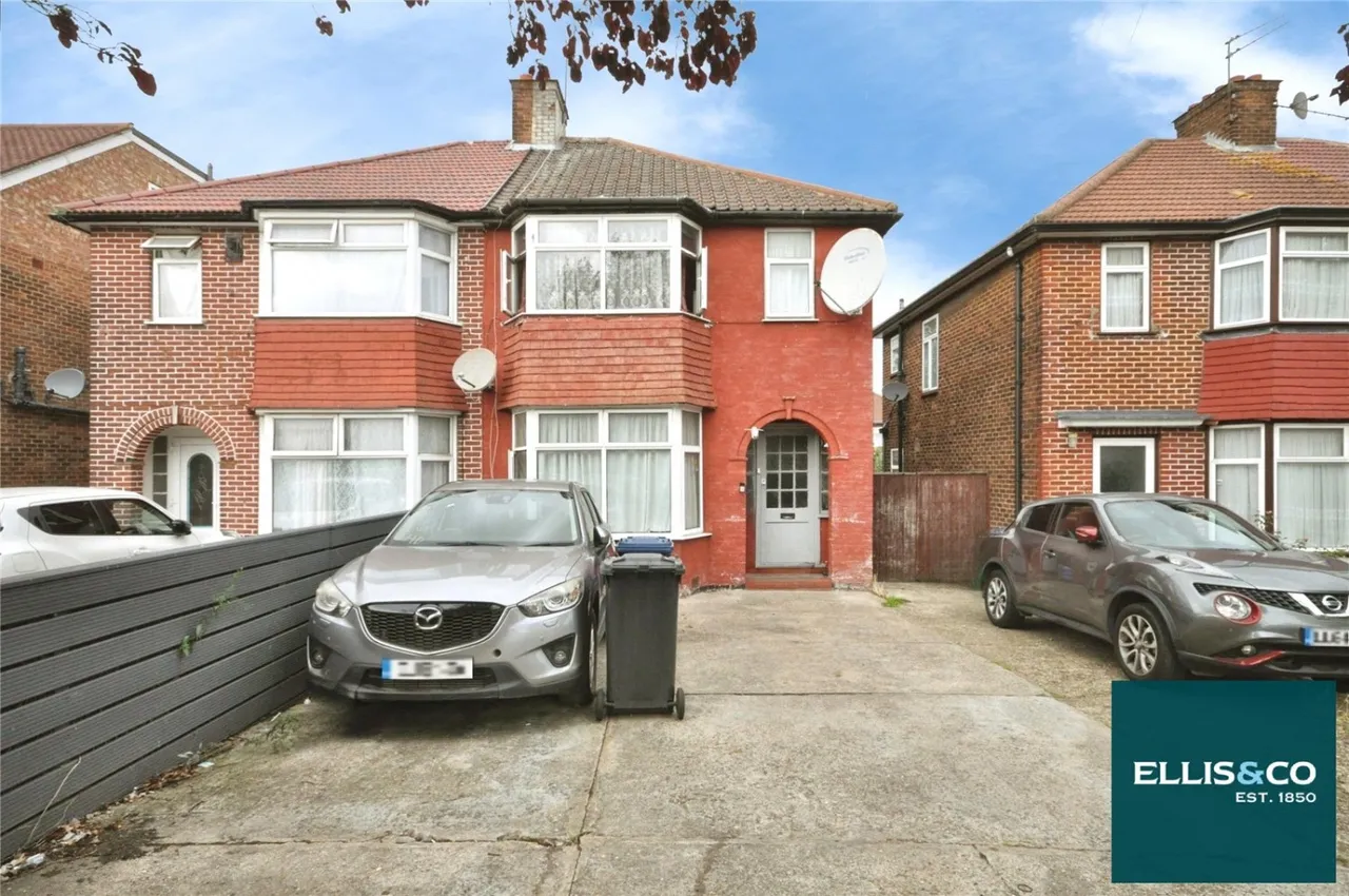 3 bed house for sale, Cheviot Gardens, Cricklewood, NW2