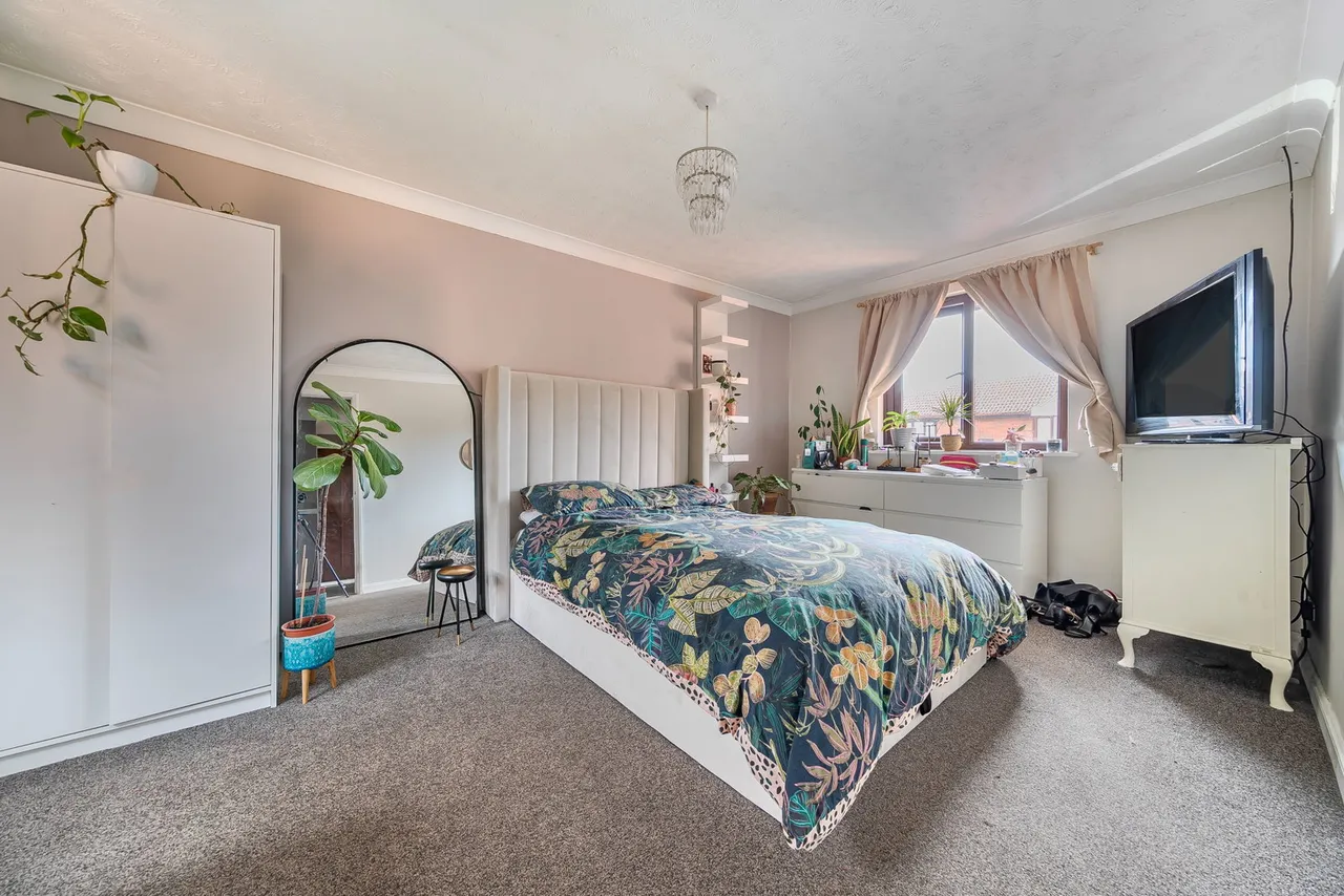 Singleton Close, Minster, photo 15