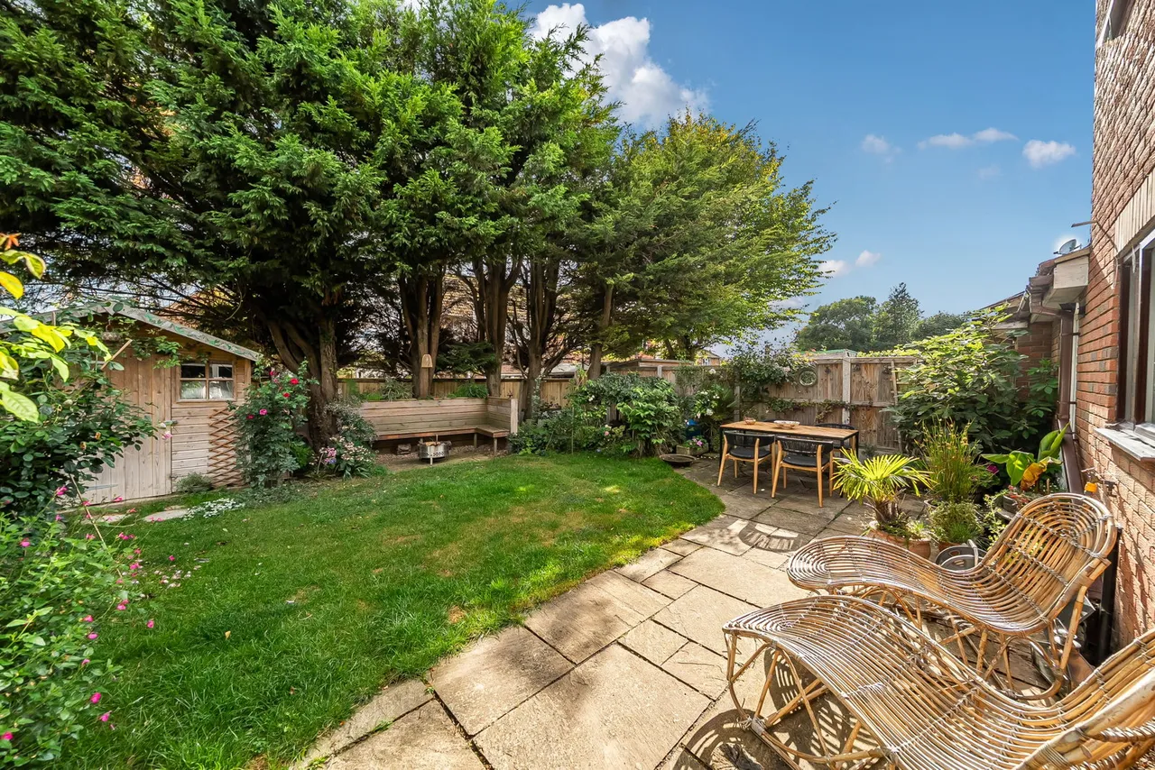 Singleton Close, Minster, photo 17