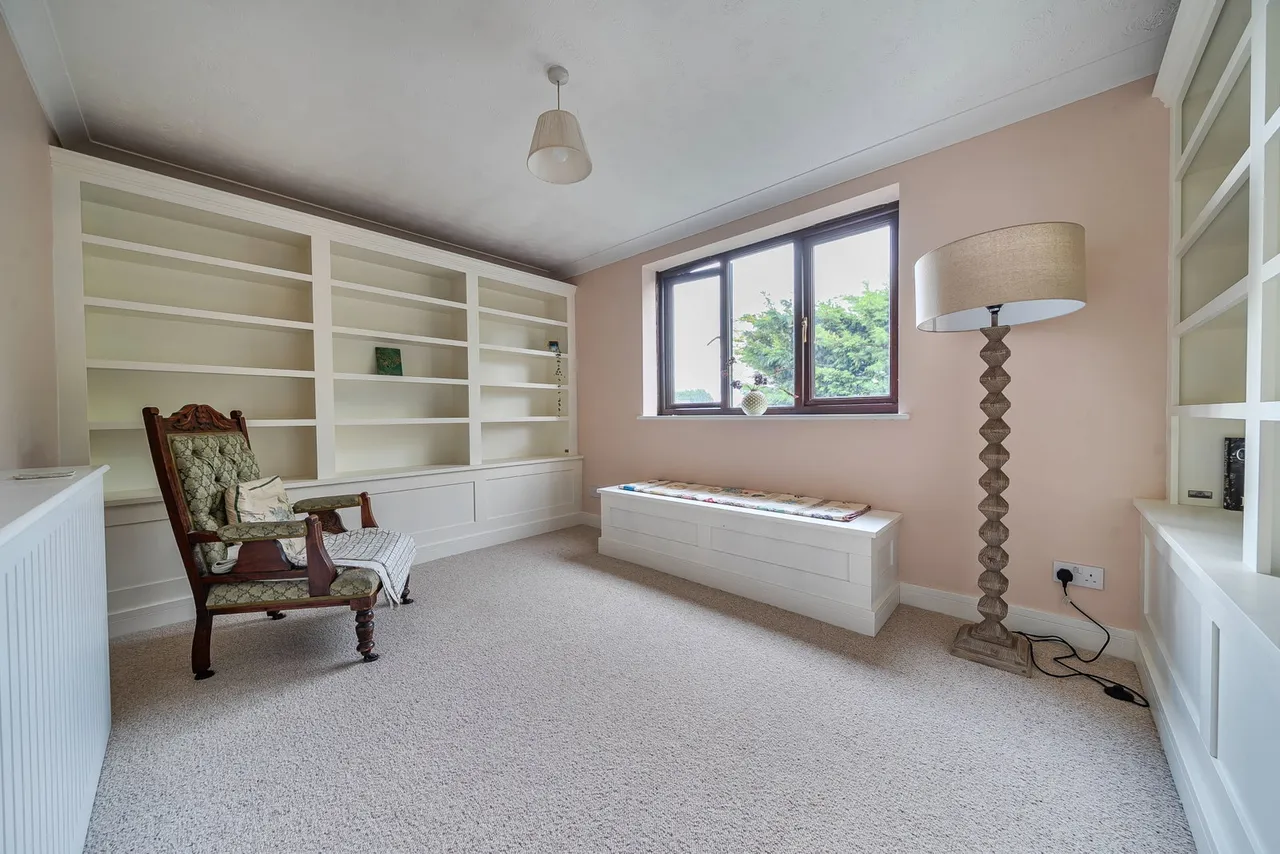 Singleton Close, Minster, photo 14