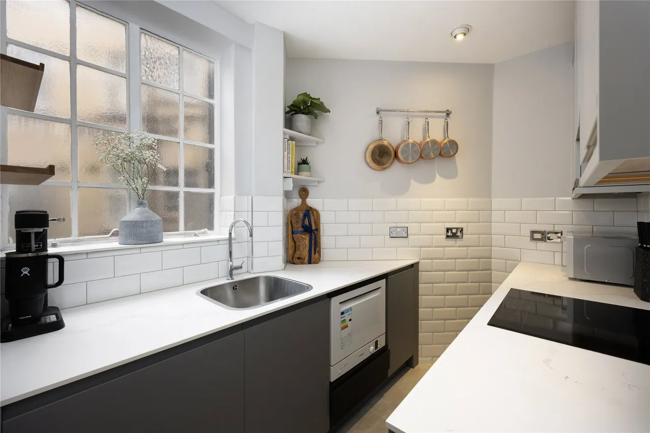 Kings Court North, Kings Road, Chelsea, London, SW3, photo 2