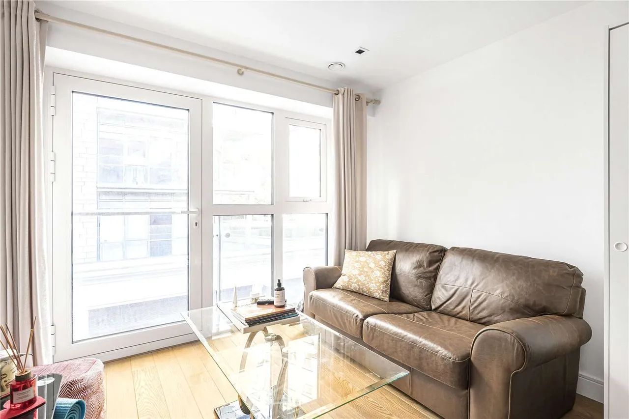 Longfield Avenue, London, W5 2QY, photo 5