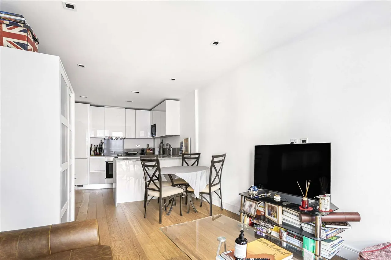 Longfield Avenue, London, W5 2QY, photo 3