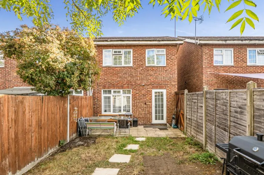 Mill Farm Avenue, Sunbury-on-Thames, TW16, photo 15