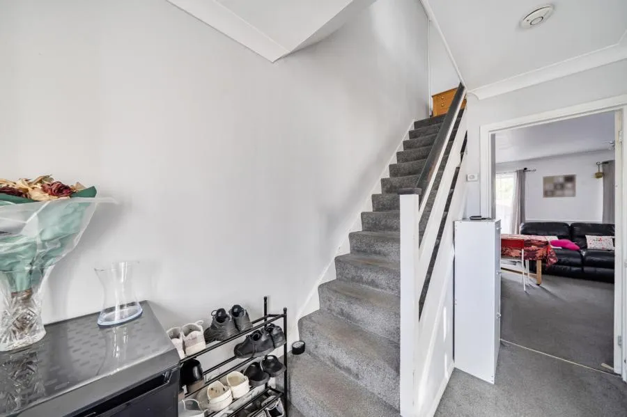 Mill Farm Avenue, Sunbury-on-Thames, TW16, photo 7