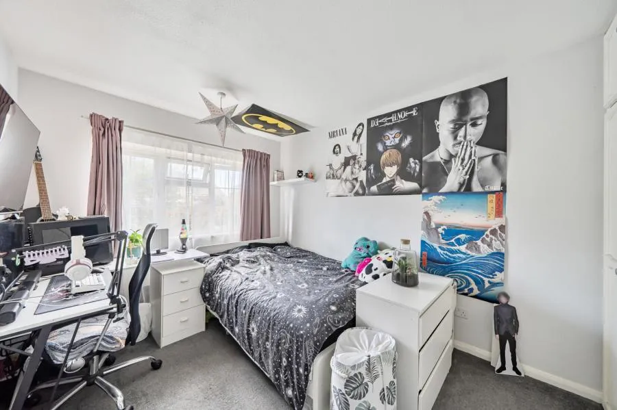 Mill Farm Avenue, Sunbury-on-Thames, TW16, photo 10