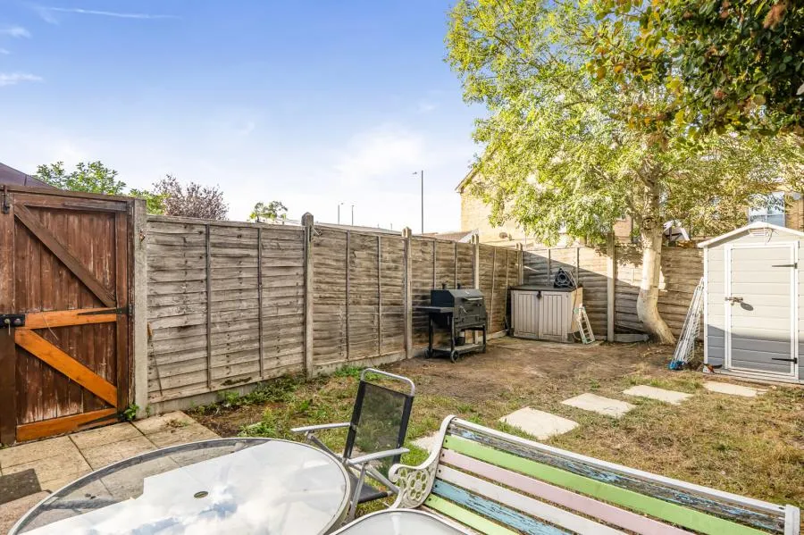 Mill Farm Avenue, Sunbury-on-Thames, TW16, photo 13