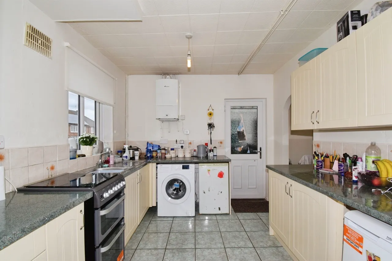 Whitteney Drive North, Leicester, photo 11