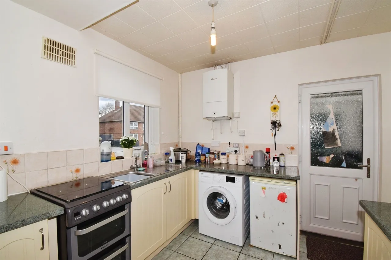 Whitteney Drive North, Leicester, photo 5