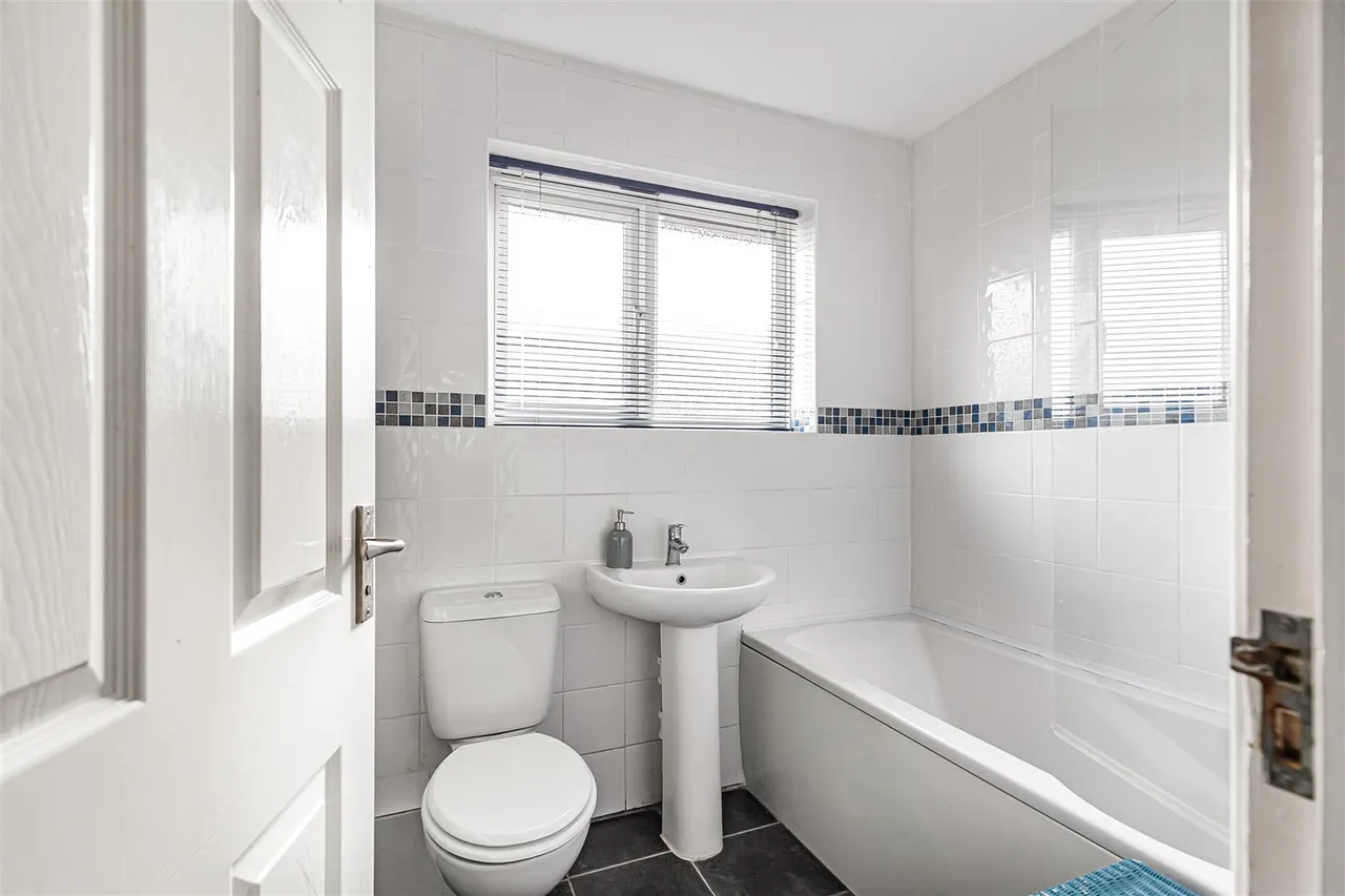 Churchfields Drive, Steeple Bumpstead, CB9, photo 12