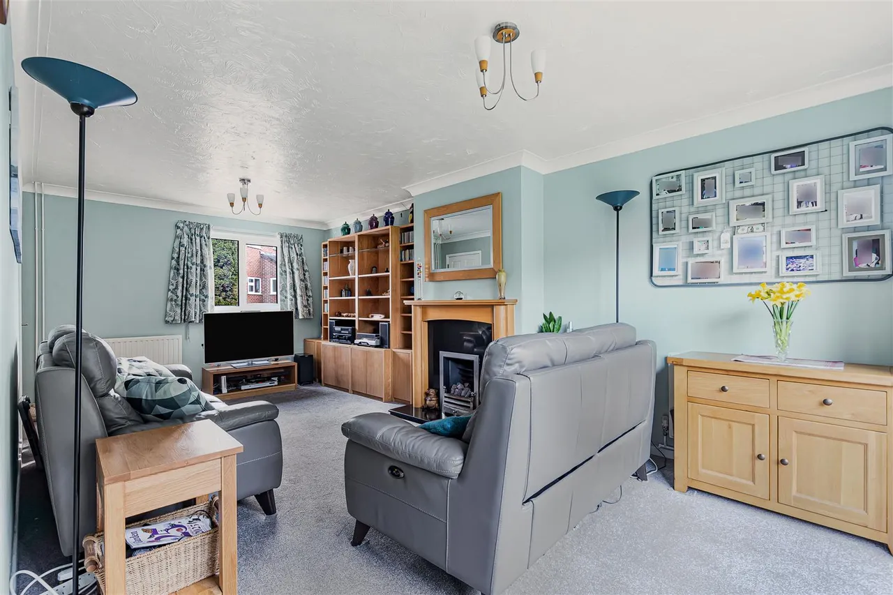 Churchfields Drive, Steeple Bumpstead, CB9, photo 5