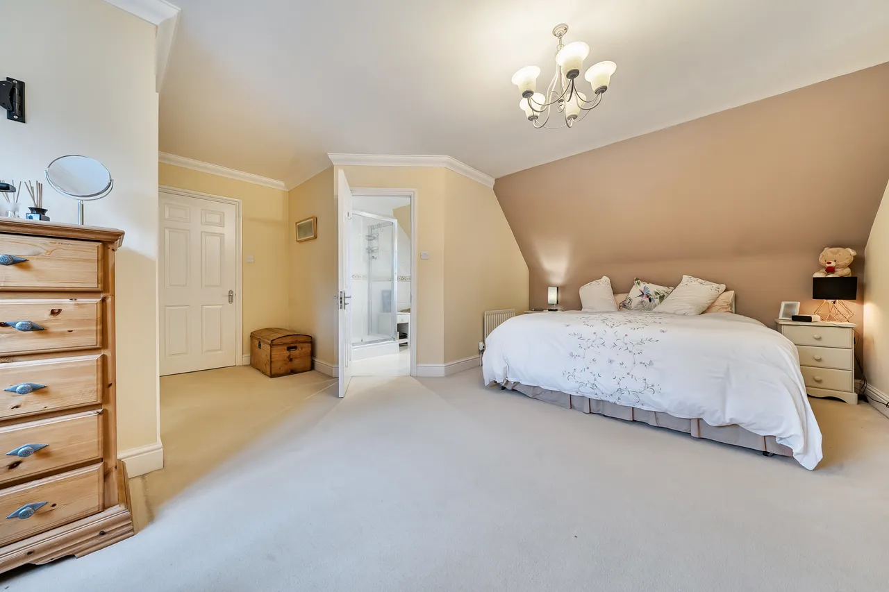 Peppersgate, Lower Beeding, RH13, photo 11