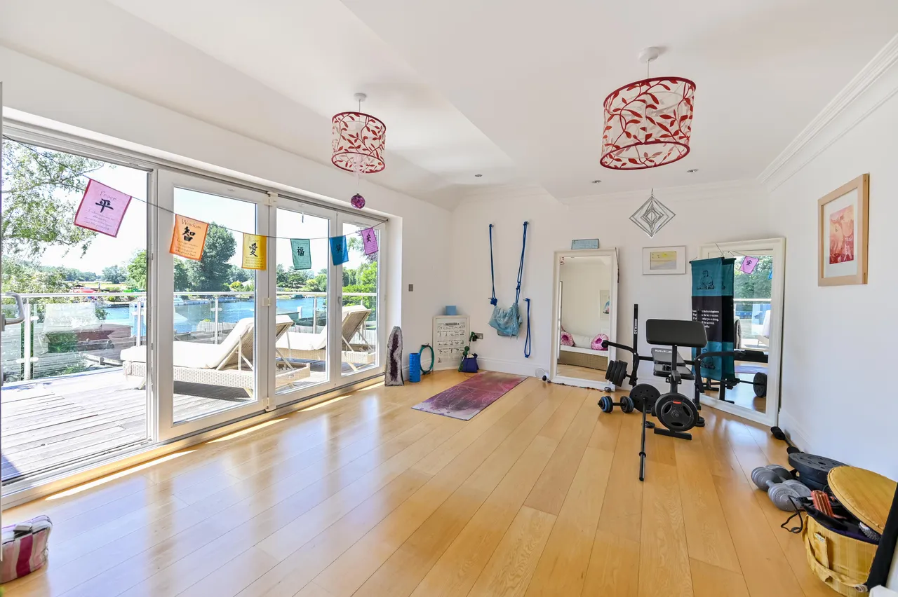 Bourne End, SL8, photo 12