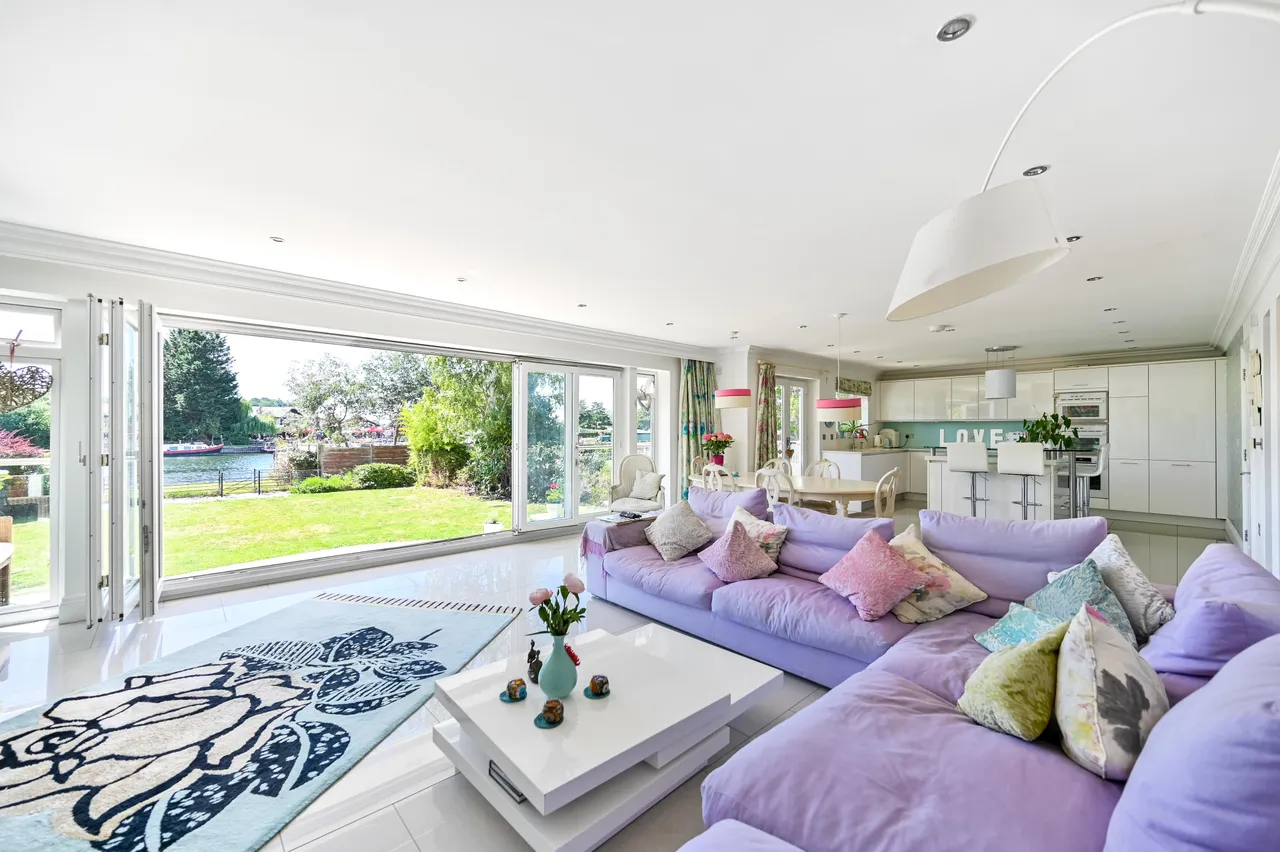 Bourne End, SL8, photo 3