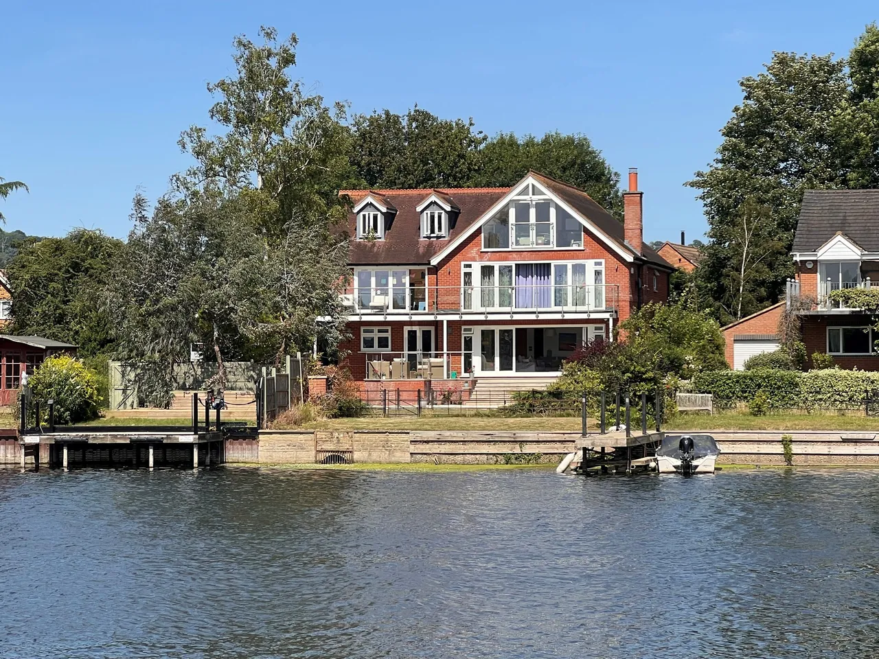 Bourne End, SL8, photo 33