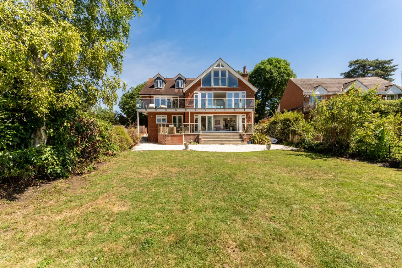 Bourne End, SL8, photo 34