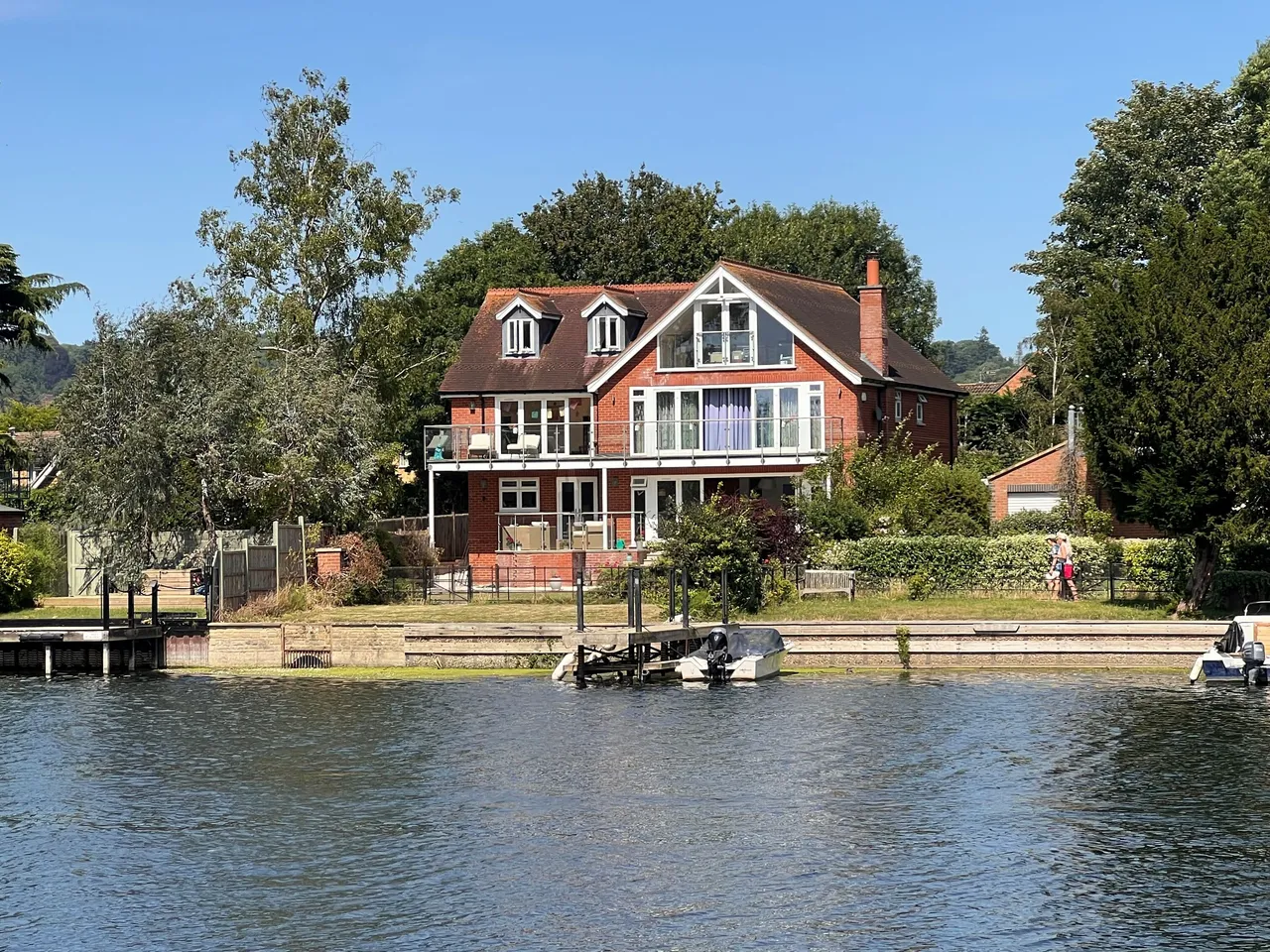 Bourne End, SL8, photo 31