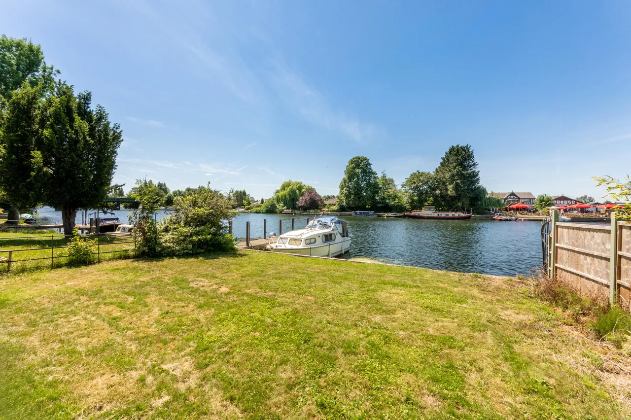 Bourne End, SL8, photo 20