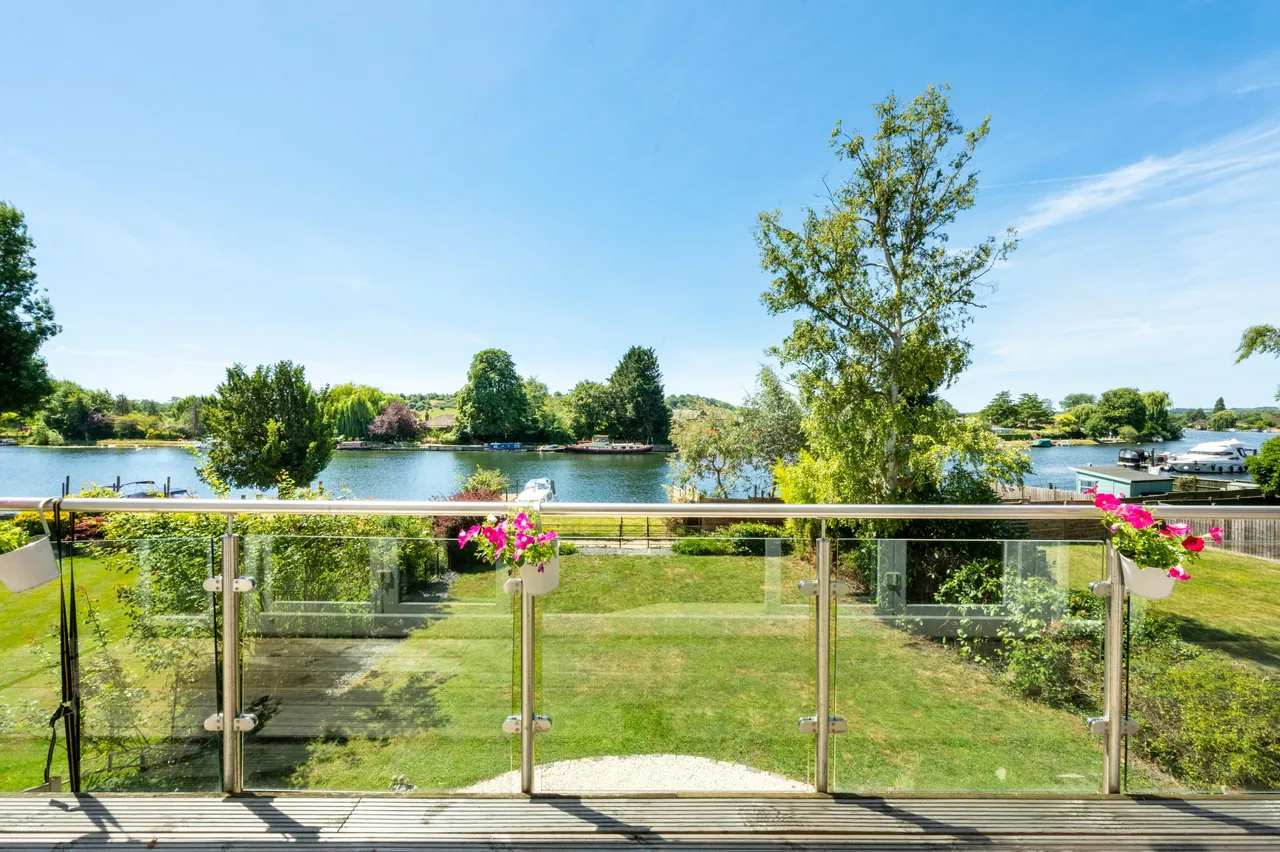 Bourne End, SL8, photo 8